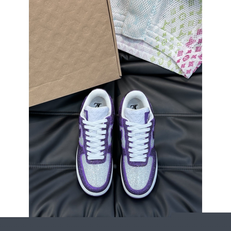 l**is V*t*n sneakers